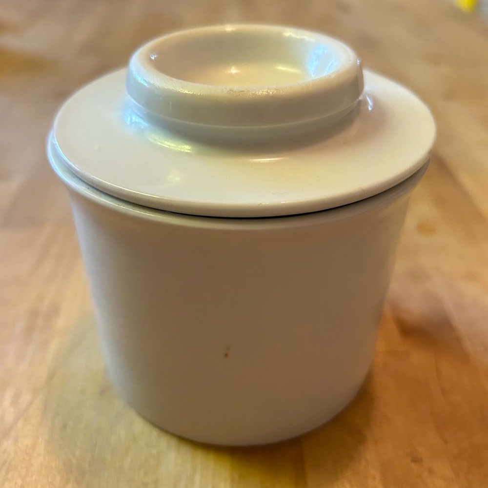 Butter bell White ceramic 3 inch size great condition